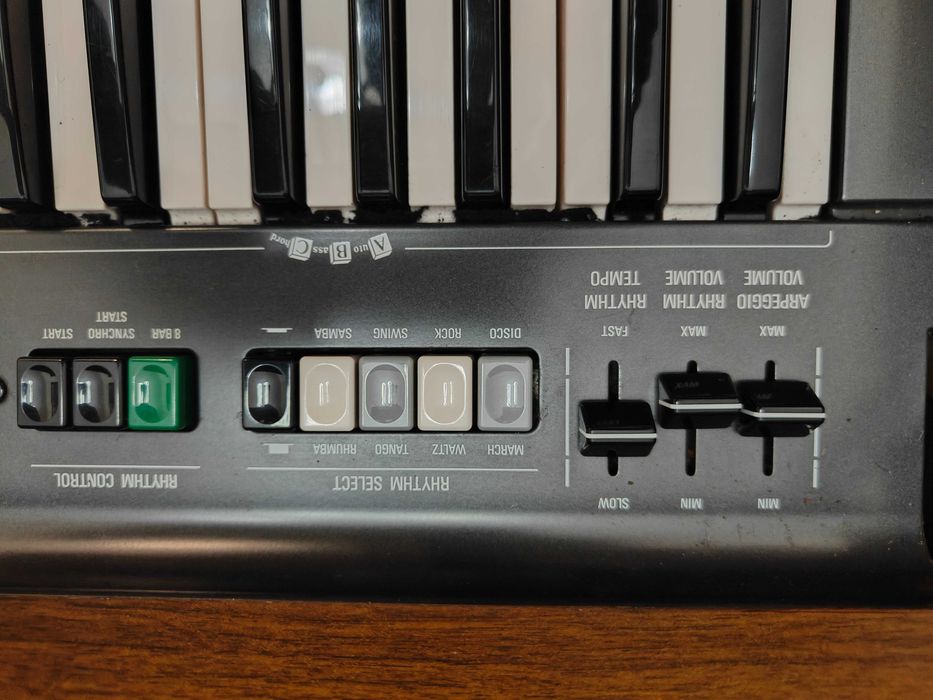 Orgão YAMAHA modelo CN-70