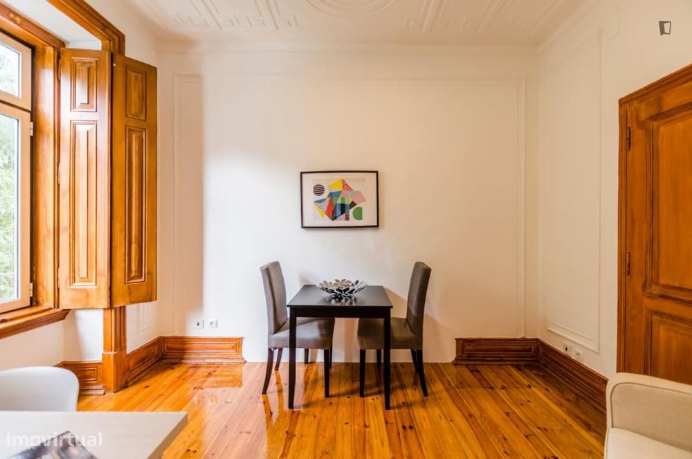 Quarto - localizado em Avenida da Liberdade Lisbon