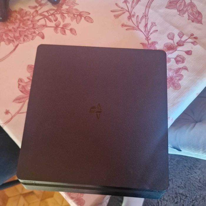Playstation 4 slim