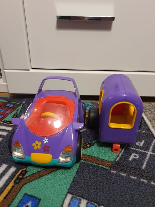 Sprzedam interaktywne autko z przyczepą