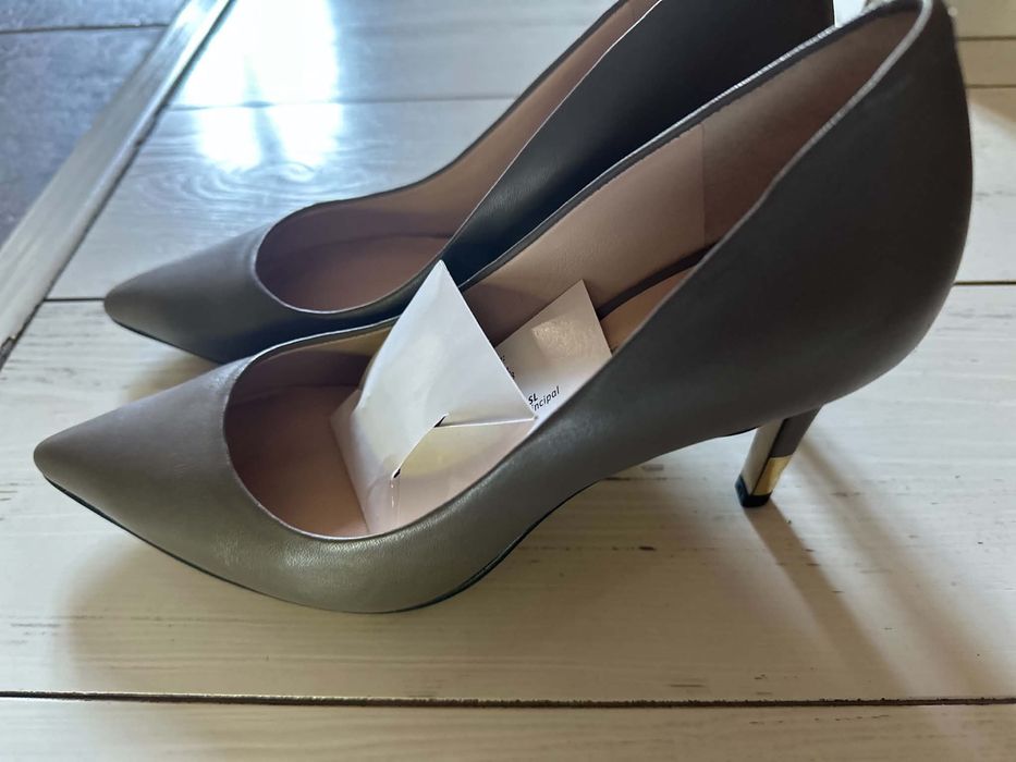Szpilki Guess nowe