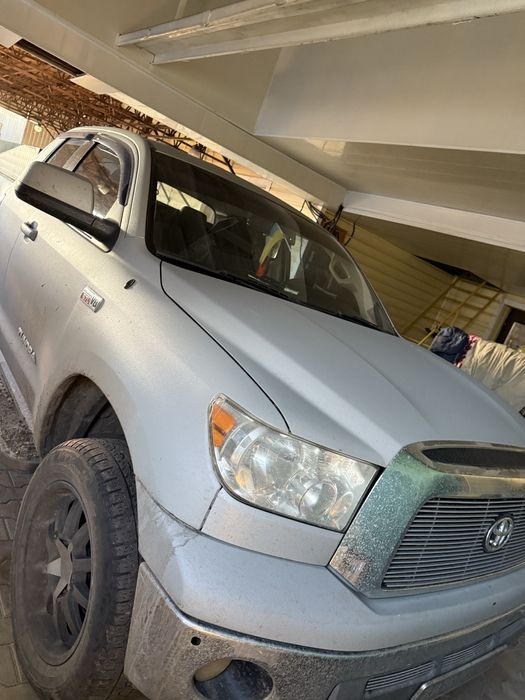 Продам тойота тундра