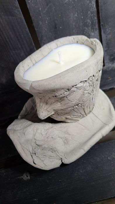 Świece sojowe w betonie