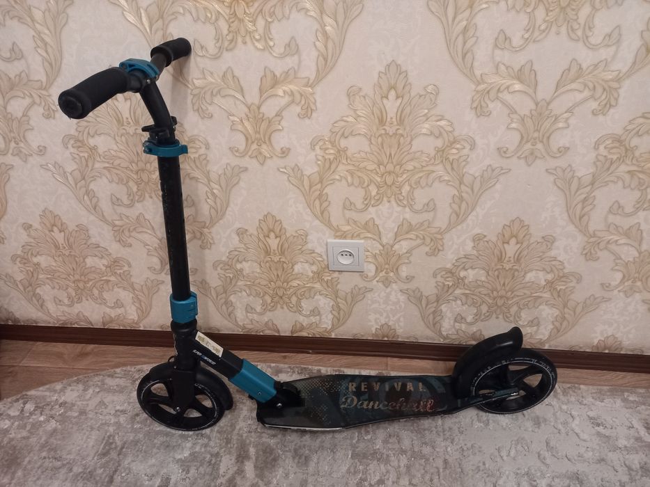 Продам самокат Explore Degree Pro