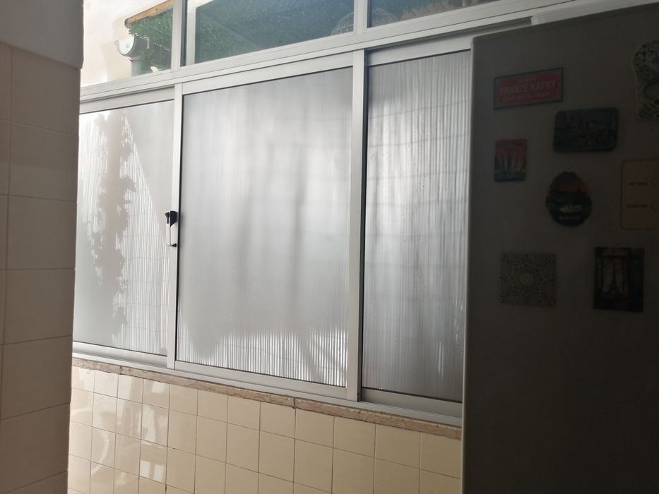 Aplicação de películas foscas, deixam passar luz