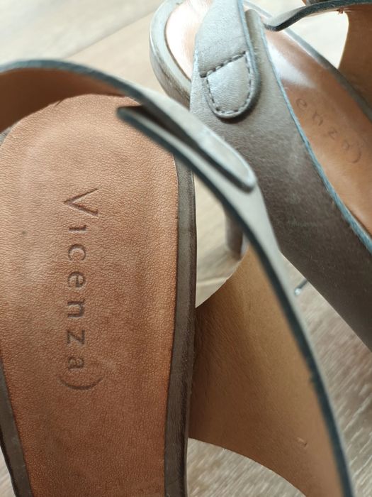 Sandálias Vicenza, tamanho 40, cor taupe