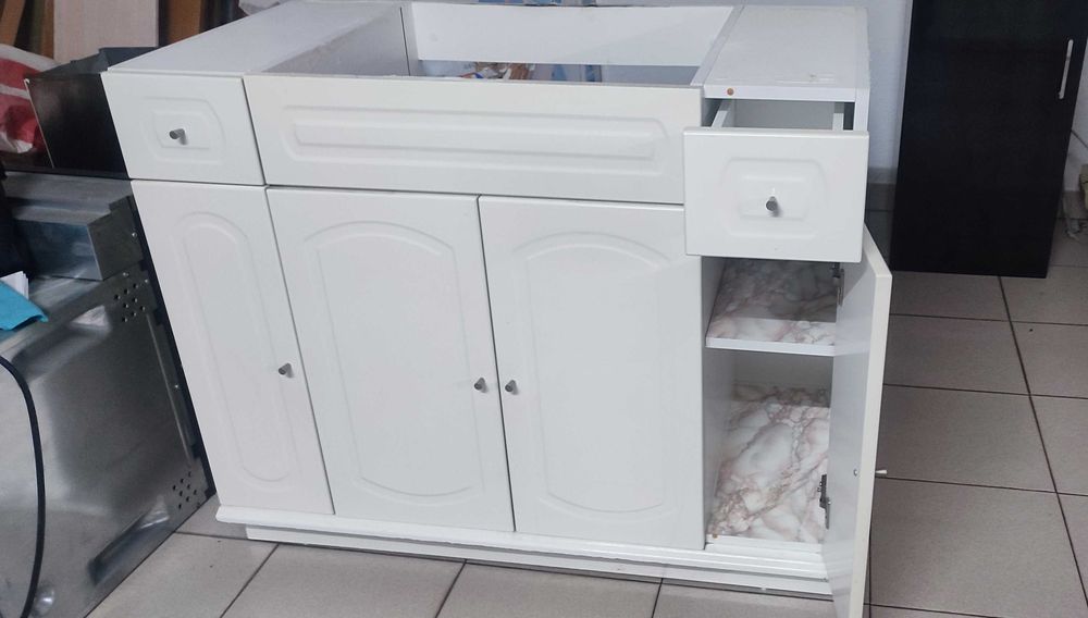 Móvel de WC em excelente estado