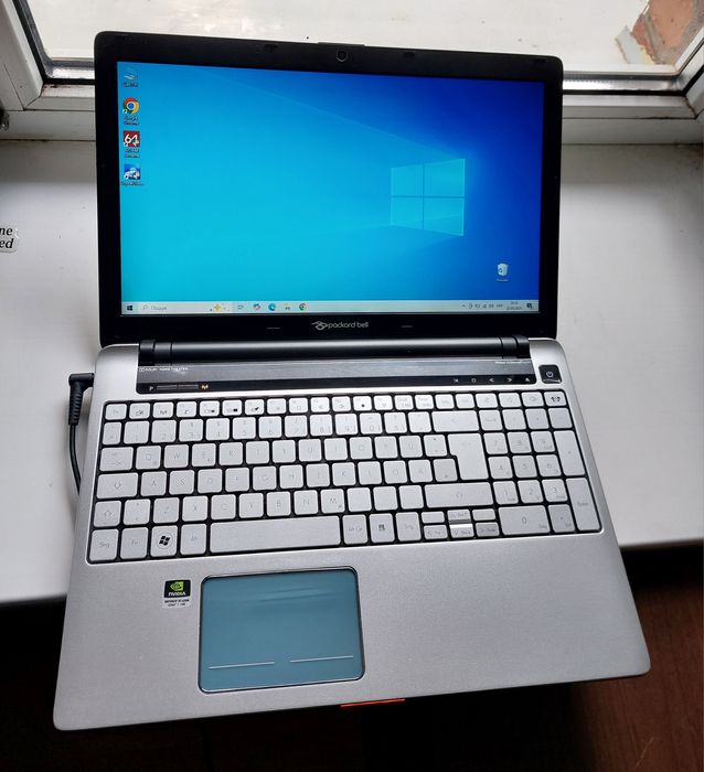 Packard Bell 15.6"/i5/8gb/ssd/nvidia 1gb