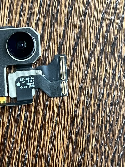 Продам основну камеру iPhone 13 Pro Max в ідеальному стані.