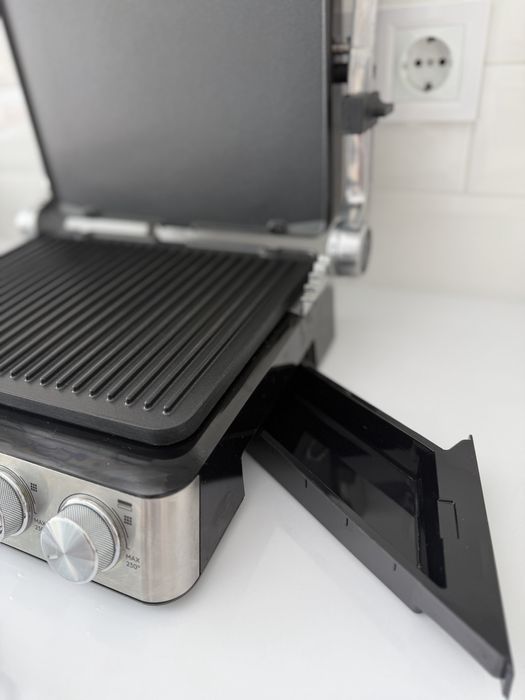 Гриль-барбекю електричний Delonghi