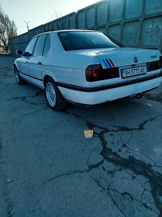 Продам БМВ Е32 7серии