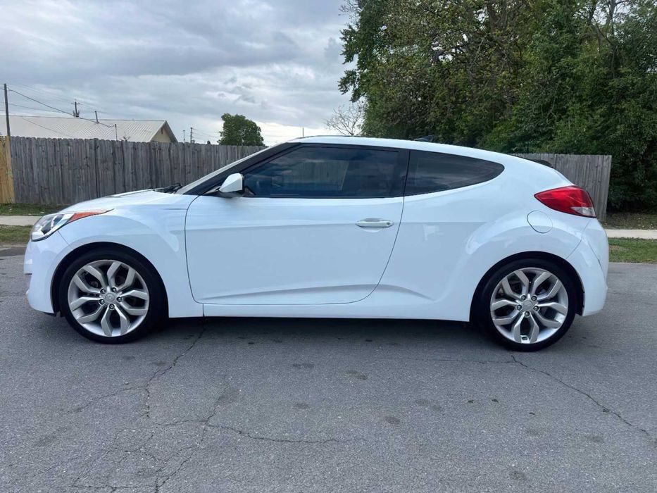 Hyundai Veloster      2015