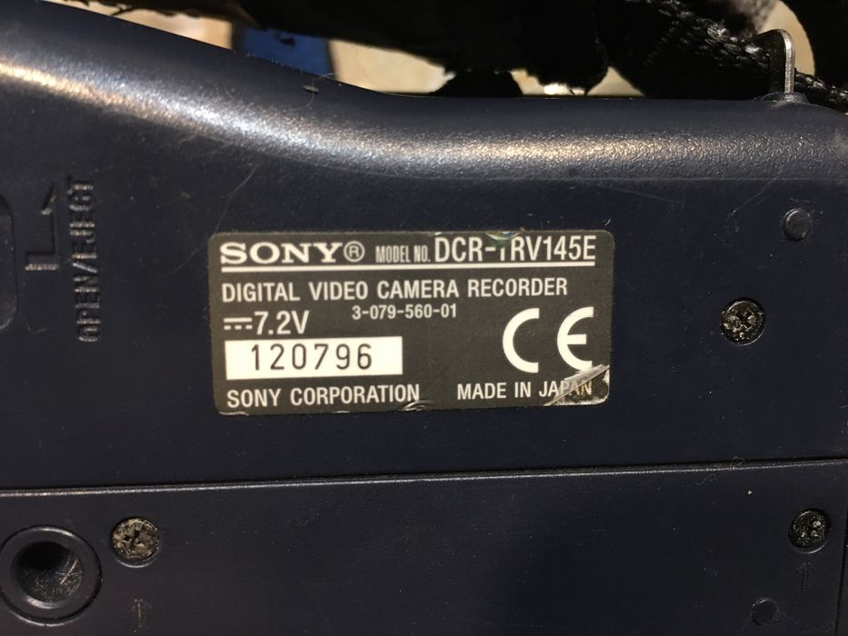 Видеокамера Sony DCR-trv145E