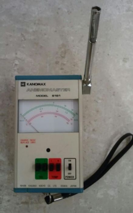 Aparelho de medida de velocidade do vento e de temperatura