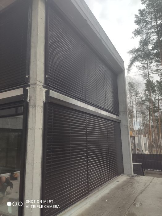 Żaluzje fasadowe, Rolety