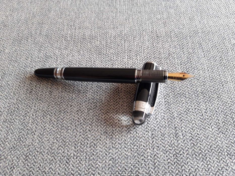 Caneta de tinta permanente MONTBLANC
