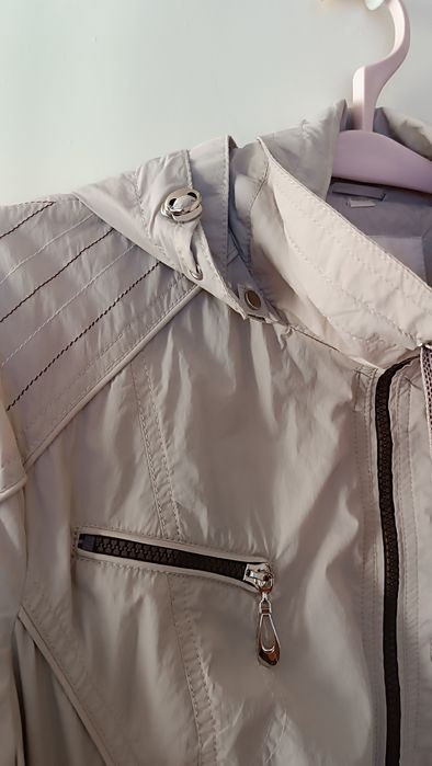 Куртка женская ветровка