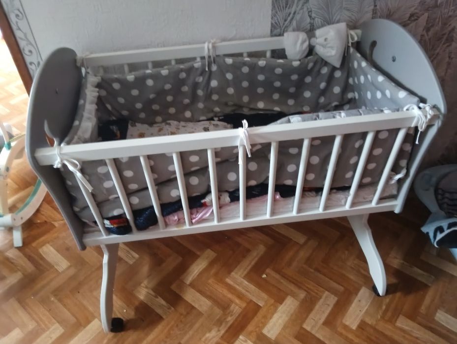 Kołyska z wyposażeniem