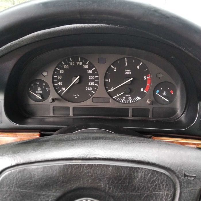 Панель торпеда бмв е39 повний комплект