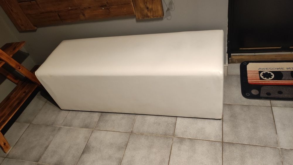 Biała pufa Eco skóra