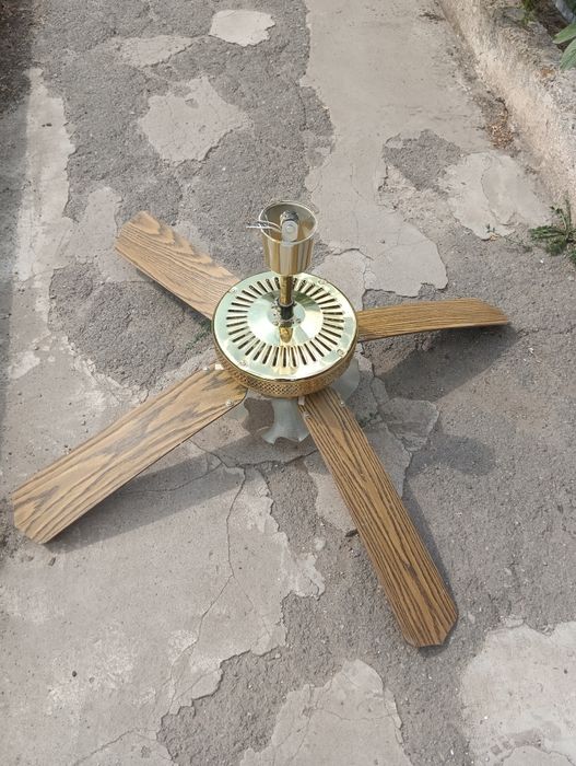 Вентилятор потолочный с люстрой