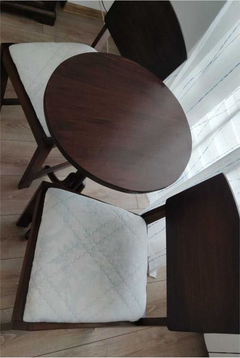 Antyki 2 krzesła plus stolik