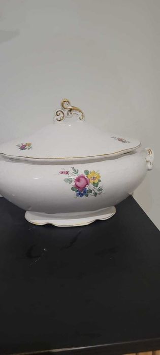 Antiga Terrina em Faiança de Aveiro Decoração Floral e Ouro  Século XX