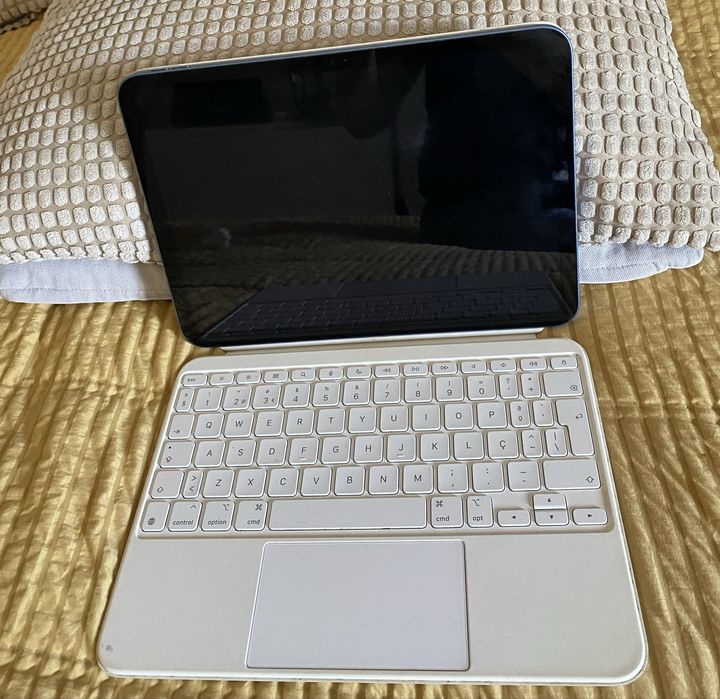 Ipad 10 geracão 64GB + Magic keyboard Folio