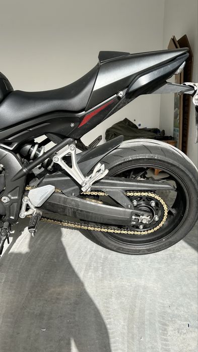 Honda CBR650F— 34.680 km — Muito estimada