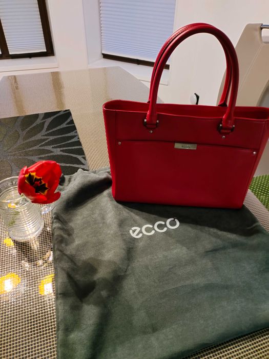 Сумочка жіноча "ECCO" . Червона, розмір 30см x 23cм x 10см