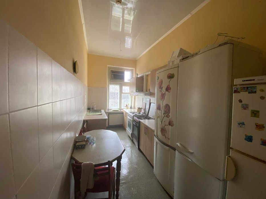 Продаж приміщення вільного призначення на вул. Шимка Максима