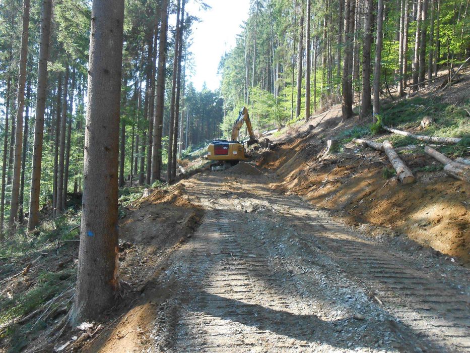 usługi ślusarskie i spawalnicze , relokacje , wykopy , montaże