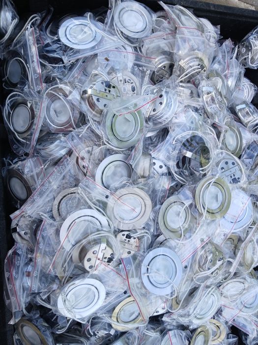 Lampka sufitowa nowe kompletne lampki wpuszczane 12V