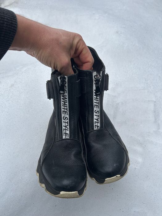 Шкіряні дівчачі чобітки