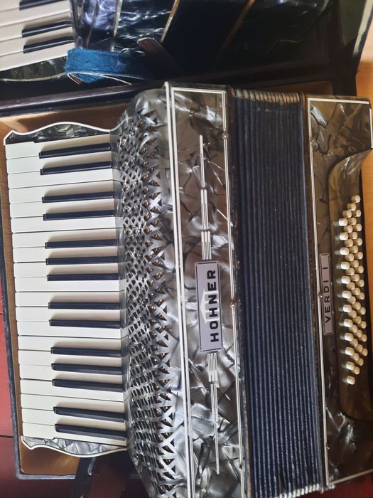 Akordeon  hohner 80 basow