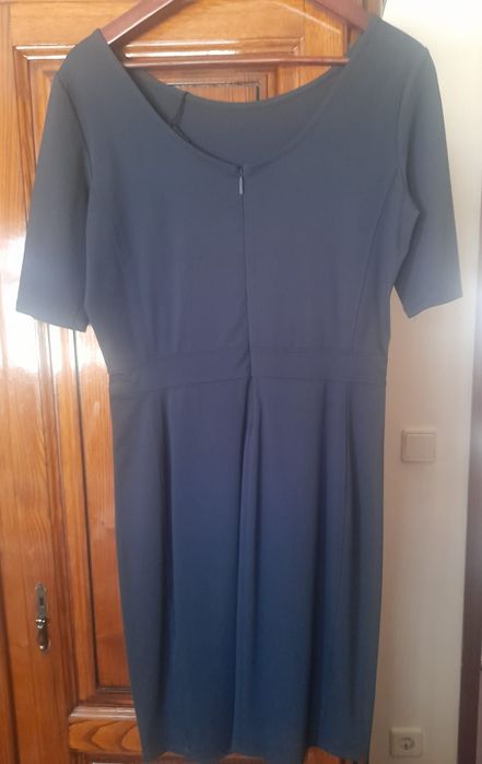 Vestido Armani  Tamanho M .Novo cor azul marinho