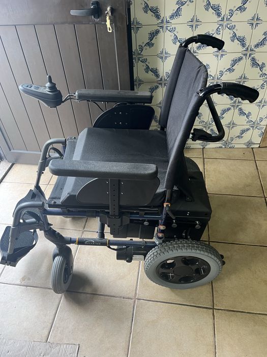 Cadeira de rodas elétrica