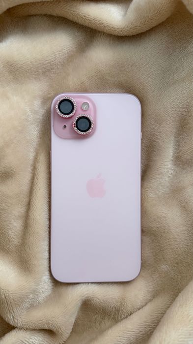 iPhone 15 cor de rosa, 256 GB.