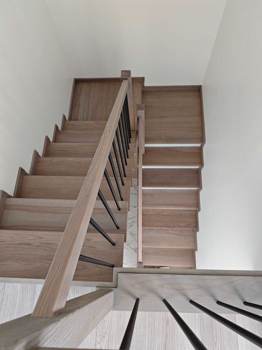 Ступеньки для Дома из ясеня