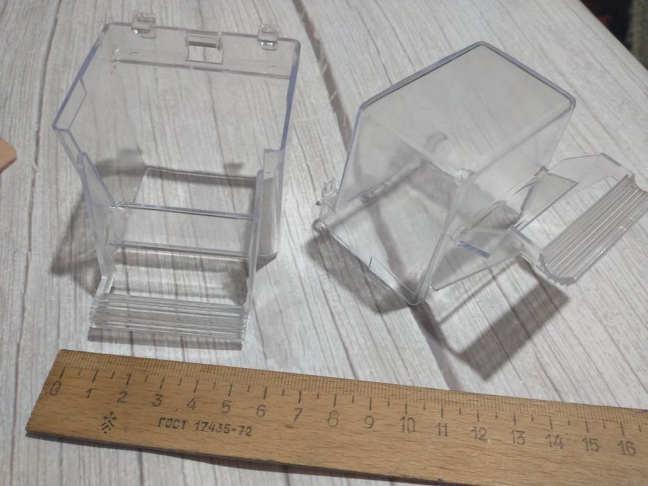 Прозорі годівнички