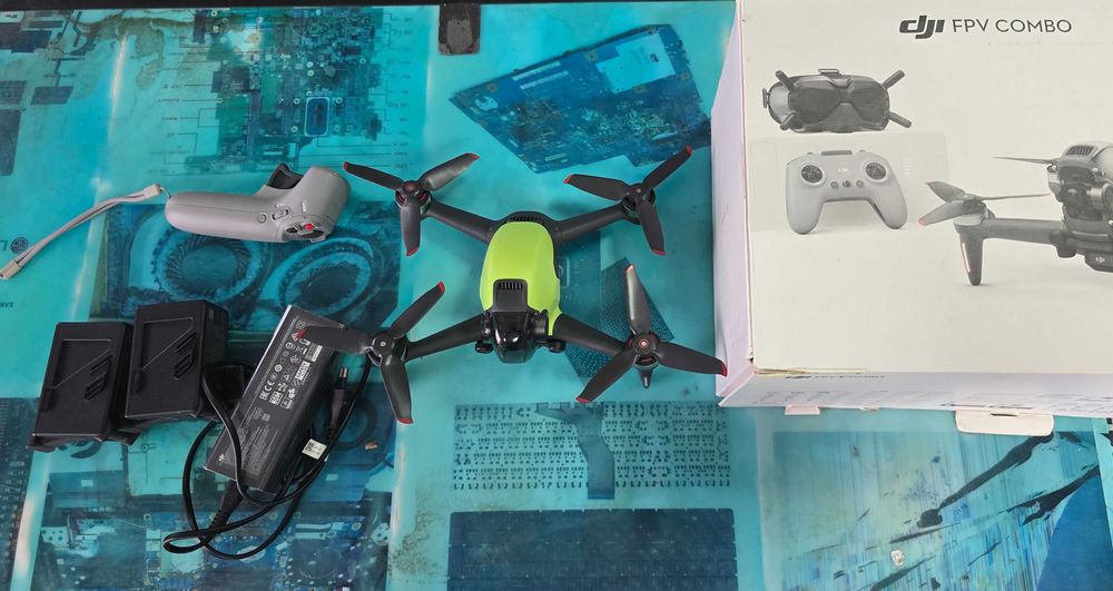 DJI FPV, dwie baterie, kontroler, w zestawie. Wrocław