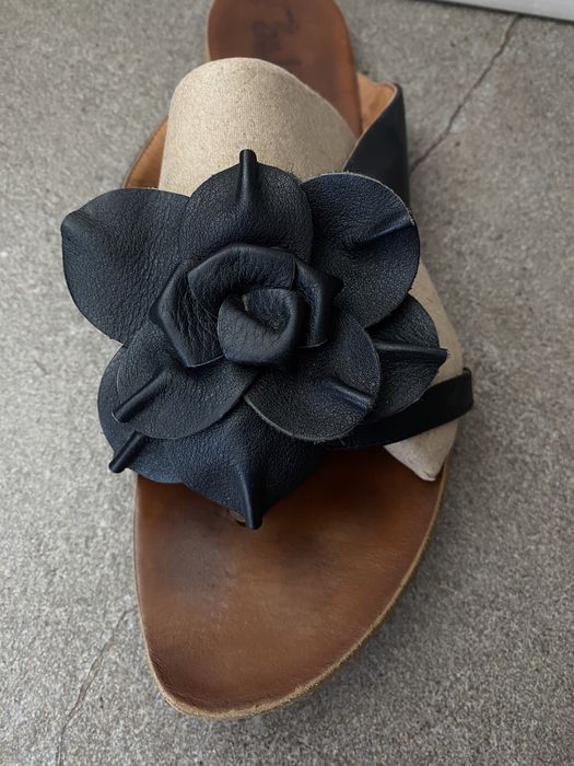 Шльопанці жіночі шкіряні