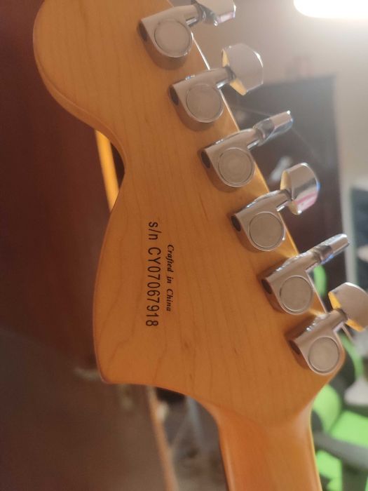 Squier Jagmaster Standard Sunburst – Excelente estado