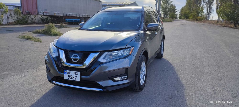Nissan Rogue 2017  SV premium