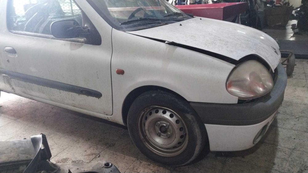 Renault Clio 1.5 DCI 2001 | Para Peças |