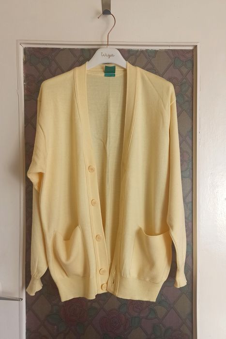 Wiosenny żółty kardigan z kieszeniami 50% wełny