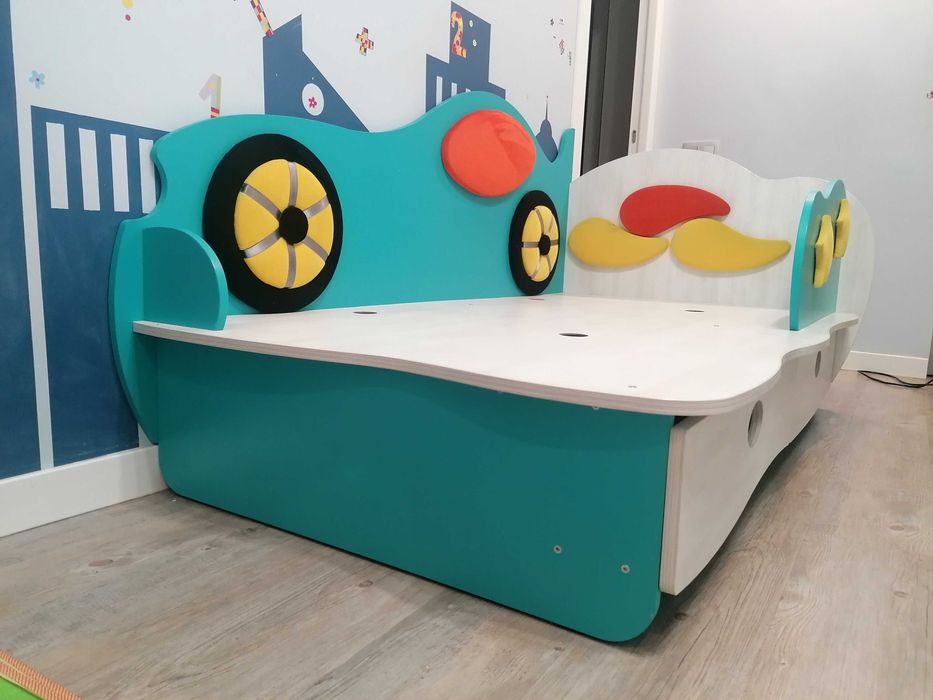 Дитяче ліжко машинка