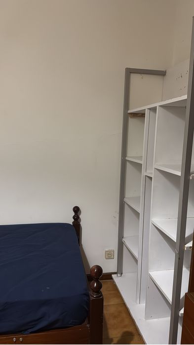 disponvel  fica em Arcozelo Gaia 300 + caucao