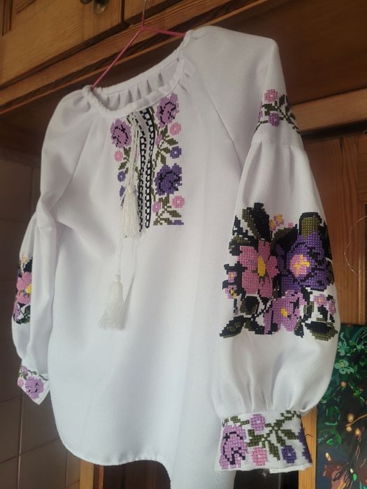 Продам вишиванку 116-128р
