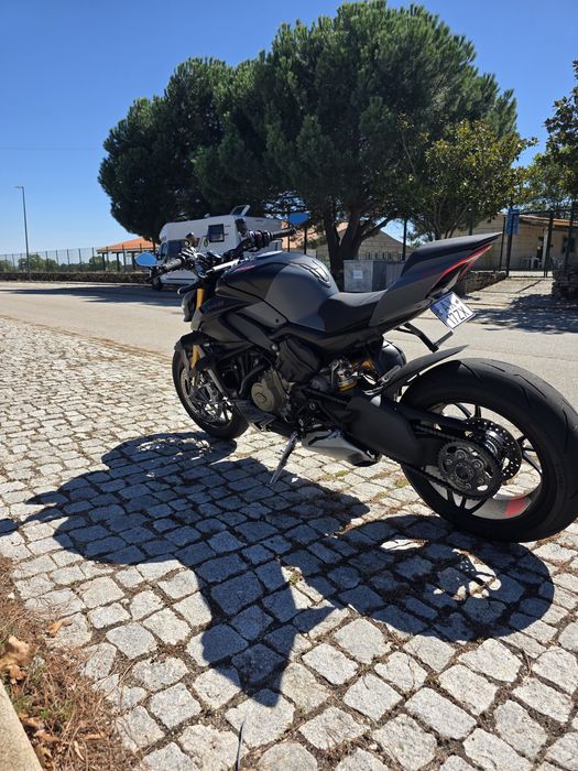 ducati streetfighter v4s